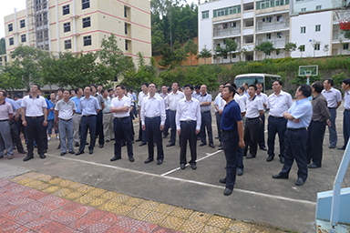 南平市市委書記裴金佳、市長林寶金率市委市政府全部領(lǐng)導(dǎo)及各市縣主要領(lǐng)導(dǎo)一行蒞臨我公司視察指導(dǎo)